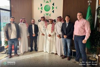 شركة OmniOps و Groq توقعان مذكرة تفاهم استراتيجية لتسريع تبني البنية التحتية للذكاء الاصطناعي في السعودية
